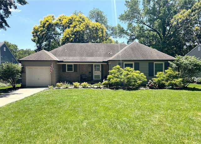 Property at 4805 W 66th St, Prairie Village, KS 66208, 3 beds, 4.5 baths