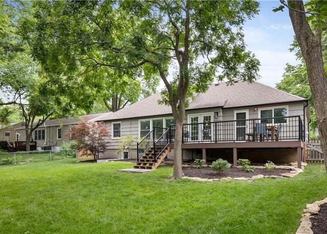 Property at 4805 W 66th St, Prairie Village, KS 66208, 3 beds, 4.5 baths