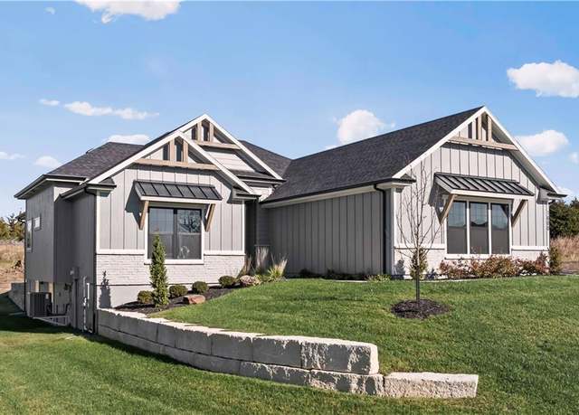 Property at 1600 SW 27th St, Lee's Summit, MO 64082, 4 beds, 3 baths
