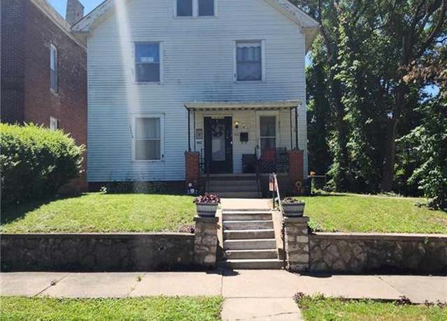 Property at 1118 Henry St, St Joseph, MO 64501, 4 beds, 3 baths