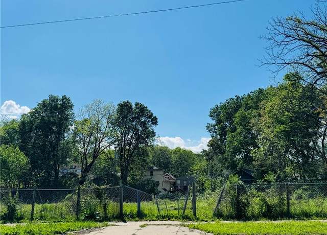 Property at 2810 Cleveland Ave, Kansas City, MO 64128