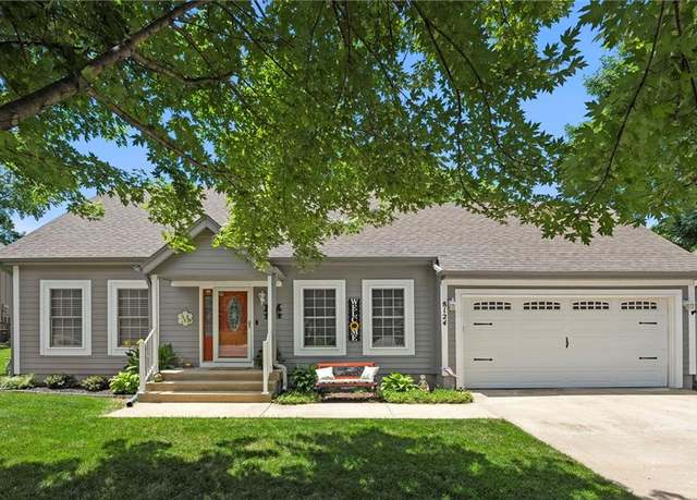 Property at 8124 Swarner St, Lenexa, KS 66219, 3 beds, 2.5 baths