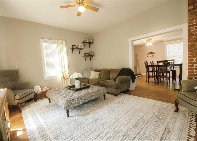 Property at 606 N Morse Ave, Liberty, MO 64068, 2 beds, 1 bath