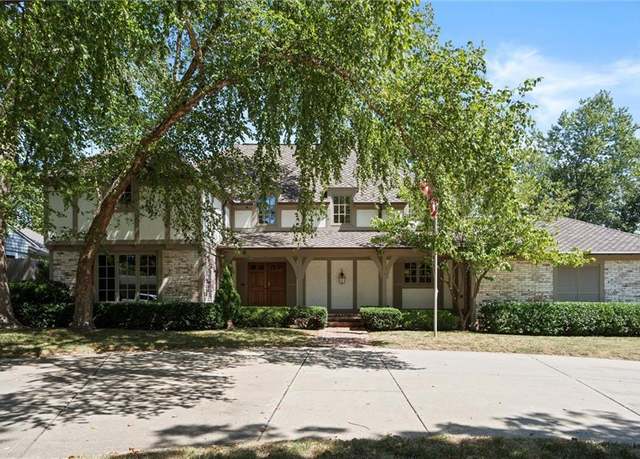 Property at 3500 W 63rd St, Fairway, KS 66208, 4 beds, 3.5 baths