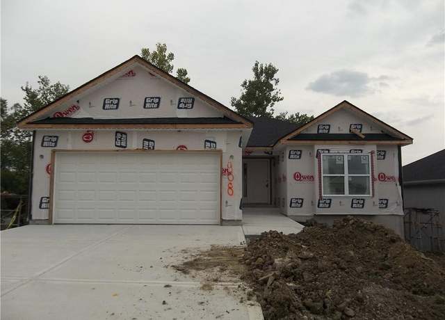 Property at 1000 Ingleside Dr, Pleasant Hill, MO 64080, 2 beds, 2 baths