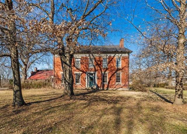 Property at 518 Wellington St, Richmond, MO 64085, 4 beds, 1.5 baths