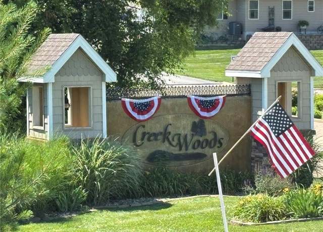 Property at 4907 S Creek Woods Dr, St Joseph, MO 64507, 3 beds, 2 baths