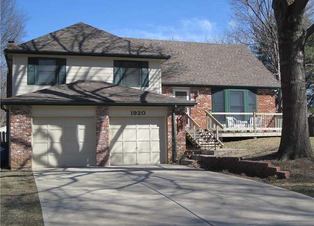 Property at 1920 E Sheridan Bridge Ln, Olathe, KS 66062, 4 beds, 3.5 baths