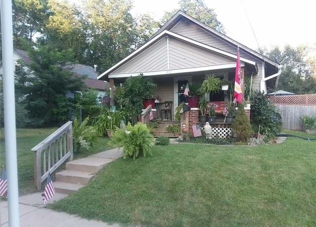 Property at 835 S Park Ave, Independence, MO 64052, 2 beds, 1 bath
