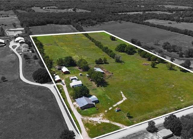 Property at 2126 205th St, Fort Scott, KS 66701, 2 beds