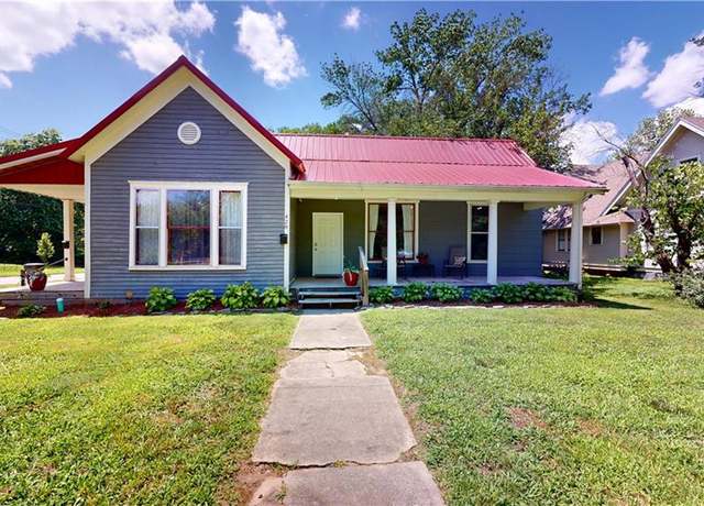 Property at 428 S Adams St, Nevada, MO 64772, 4 beds