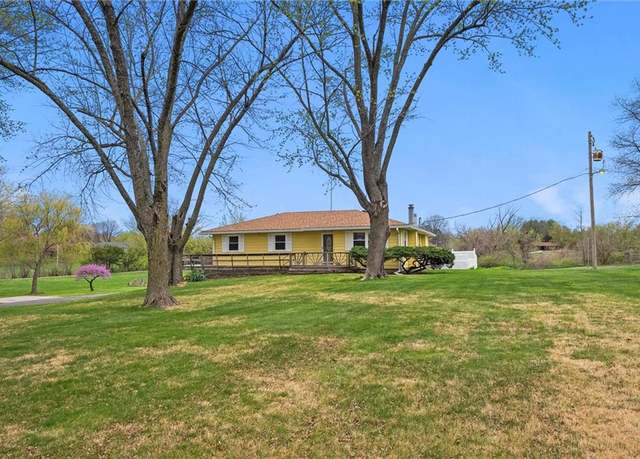 Property at 1009 Mount Calvary Rd, Lansing, KS 66043, 3 beds, 1.5 baths