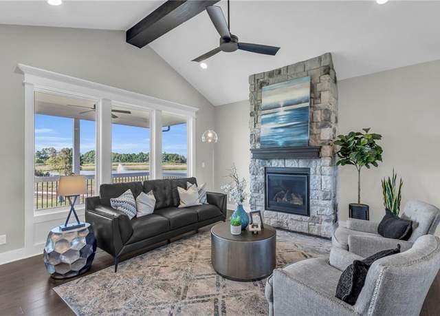 Property at 18659 W 193rd St, Spring Hill, KS 66083, 4 beds, 3 baths