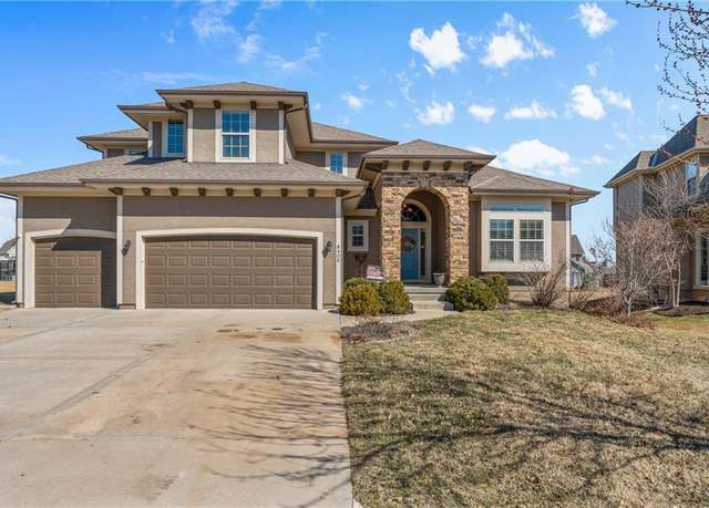 Property at 8400 W 166th St, Overland Park, KS 66085, 4 beds, 3.5 baths