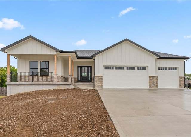 Property at 805 W Solomon Dr, Lone Jack, MO 64086, 3 beds, 2 baths