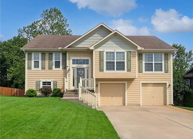Property at 4301 NE 84th Ter, Kansas City, MO 64156, 3 beds, 2.5 baths