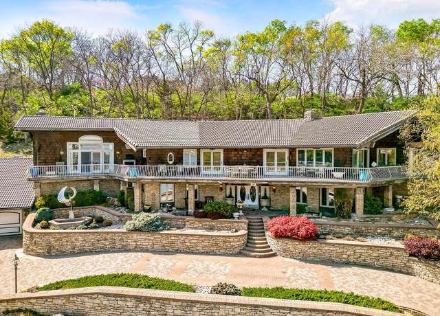 Property at 280 Lakeshore Dr, Lake Quivira, KS 66217, 4 beds, 3.5 baths