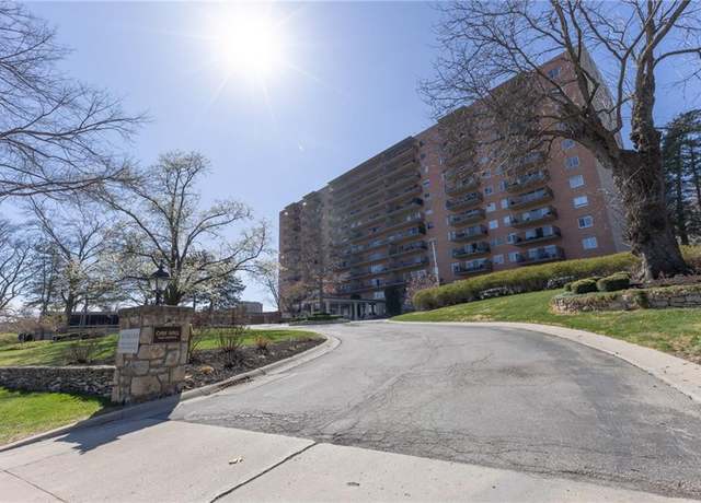 Property at 4550 Warwick Blvd #309, Kansas City, MO 64111, 1 bed, 1 bath