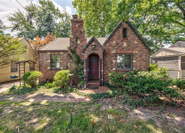Property at 6015 W 53rd St, Mission, KS 66202, 2 beds, 1 bath