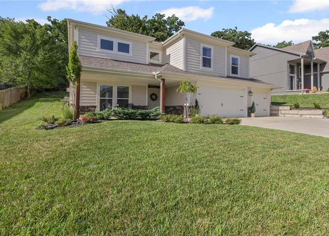 Property at 1804 NW 59th St, Kansas City, MO 64118, 4 beds, 3 baths