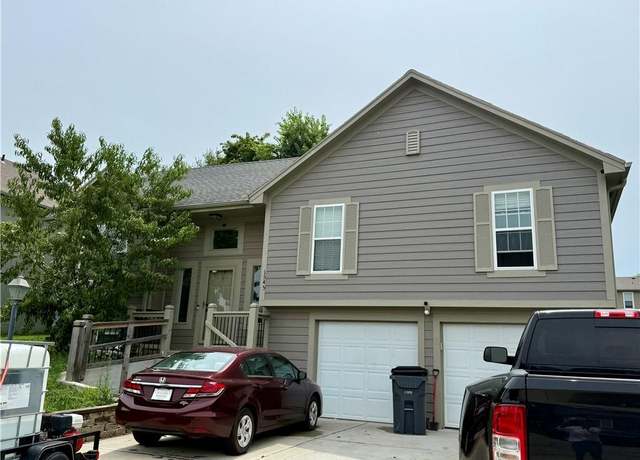 Property at 1545 W Park St, Olathe, KS 66061, 3 beds, 2 baths