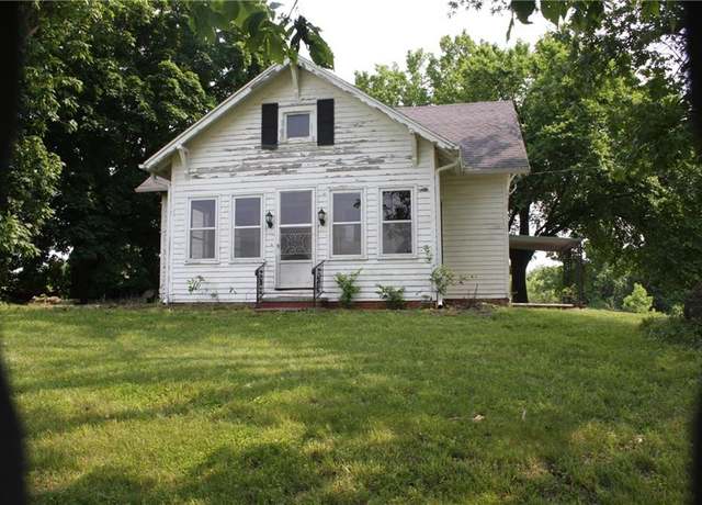 Property at 45 SW 675 Rd, Warrensburg, MO 64093, 4 beds, 2 baths
