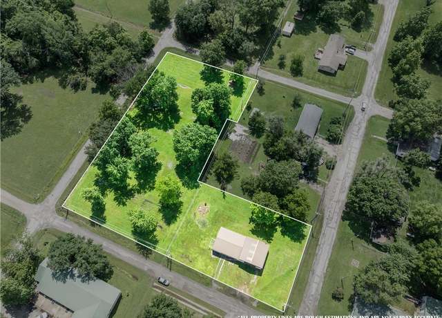 Property at 1000 E Pine St, Rich Hill, MO 64779