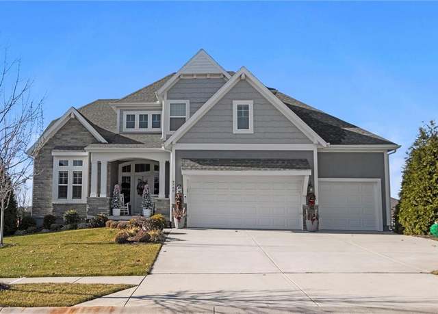 Property at 9760 Hastings St, Lenexa, KS 66227, 4 beds, 3.5 baths