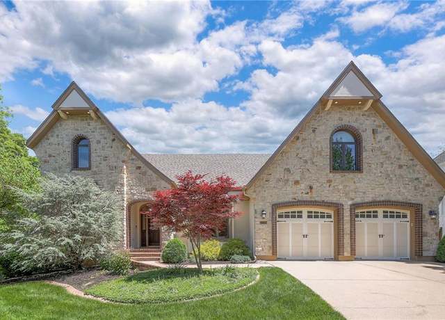 Property at 12505 King St, Overland Park, KS 66213, 4 beds, 4.5 baths