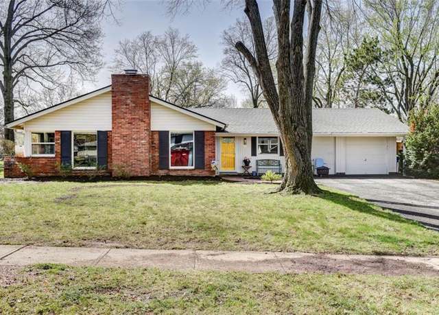 Property at 6025 W 87th Ter, Overland Park, KS 66207, 3 beds, 2 baths