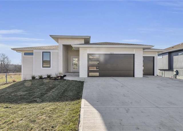 Property at 29517 W 196th St, Gardner, KS 66030, 4 beds, 3 baths