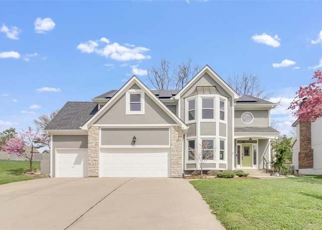 Property at 4121 NE Courtney Dr, Lee's Summit, MO 64064, 4 beds, 4 baths