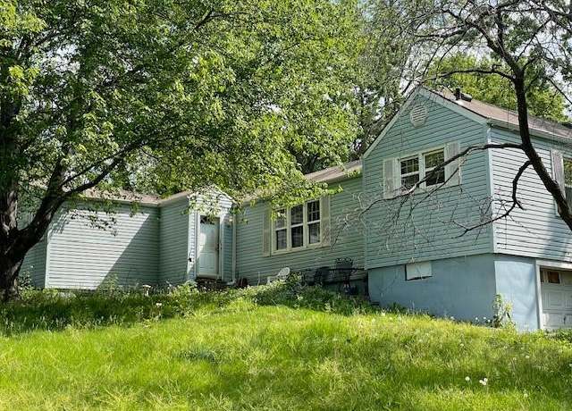 Property at 5405 N Central St, Kansas City, MO 64118, 3 beds, 2 baths