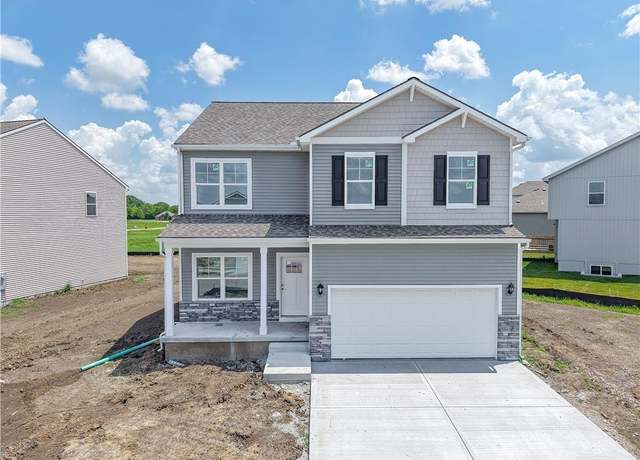 Property at 21807 Lucca Ln, Peculiar, MO 64078, 4 beds, 2.5 baths