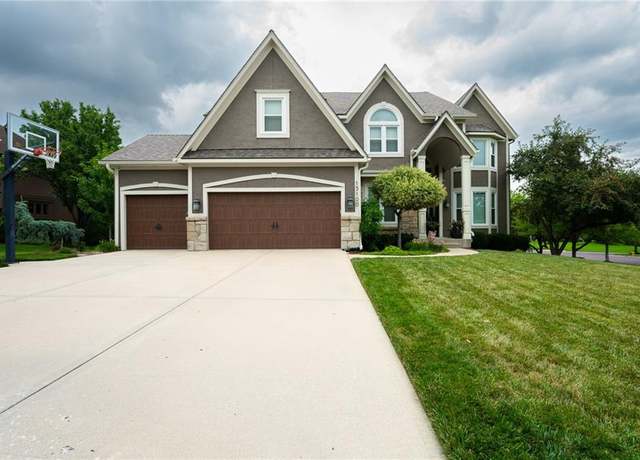 Property at 13100 W 127th Pl, Overland Park, KS 66213, 4 beds, 4 baths