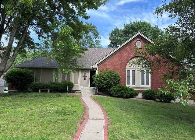 Property at 6009 N Monroe Ave, Gladstone, MO 64119, 4 beds, 3 baths