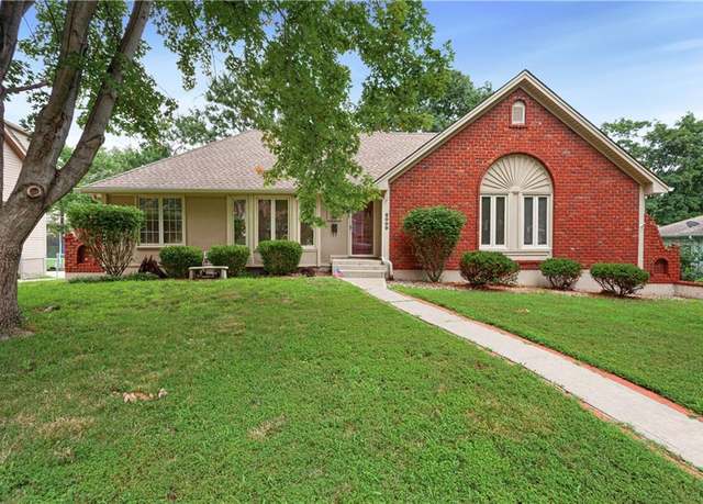 Property at 6009 N Monroe Ave, Gladstone, MO 64119, 4 beds, 3 baths