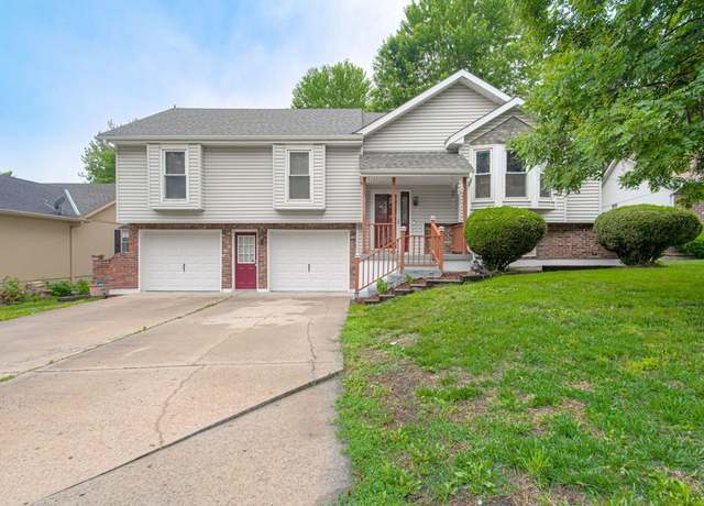 Property at 2609 NW Acorn Dr, Blue Springs, MO 64014, 3 beds, 2.5 baths