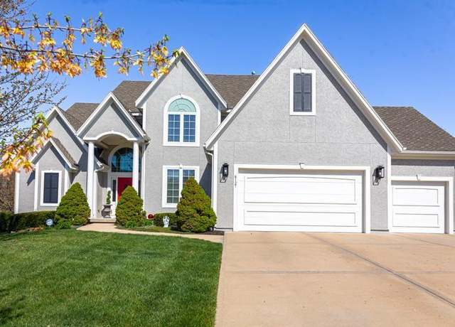 Property at 8127 Lone Elm Rd, Lenexa, KS 66220, 5 beds, 4.5 baths