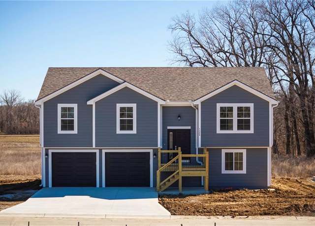 Property at 1307 NE Sequoia Ct, Oak Grove, MO 64075, 5 beds, 3 baths