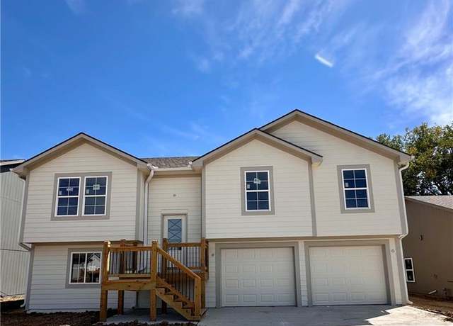 Property at 1307 NE Sequoia Ct, Oak Grove, MO 64075, 5 beds, 3 baths