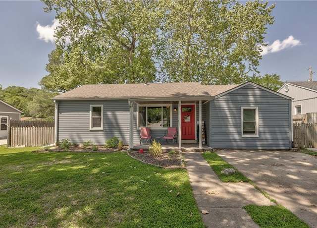 Property at 120 S Park St, Bonner Springs, KS 66012, 3 beds, 1 bath