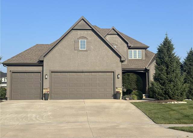 Property at 16488 S Summertree Ln, Olathe, KS 66062, 6 beds, 5 baths