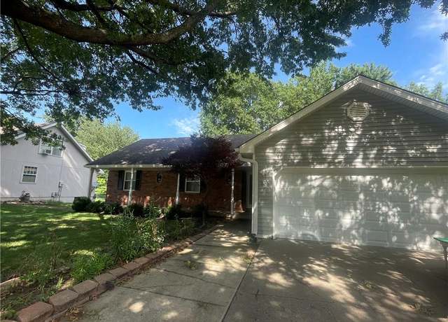Property at 215 N Darrowby Dr, Raymore, MO 64083, 3 beds, 3 baths