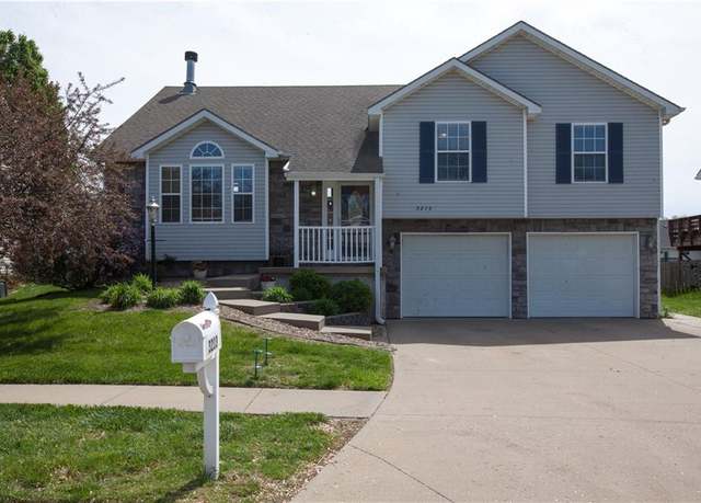 Property at 3213 Arbor Lake Dr, St Joseph, MO 64506, 4 beds, 3 baths