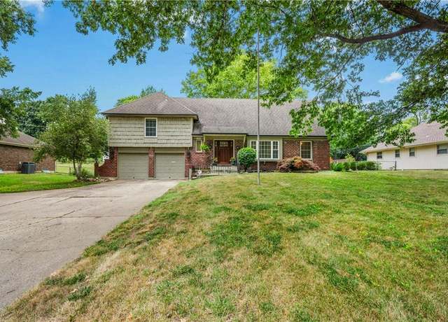 Property at 11314 Wornall Rd, Kansas City, MO 64114, 4 beds, 2.5 baths