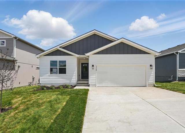 Property at 778 Creekmoor Dr, Raymore, MO 64083, 3 beds, 2 baths