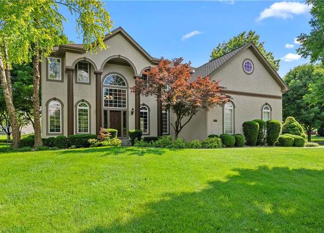 Property at 14712 Maple St, Overland Park, KS 66223, 4 beds, 3.5 baths