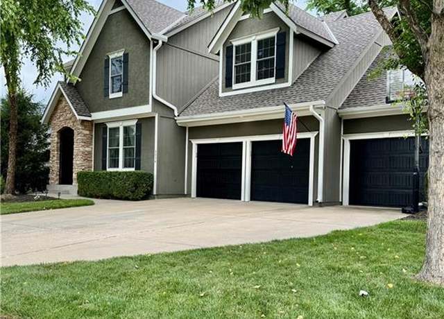 Property at 6034 Marion St, Shawnee, KS 66218, 5 beds, 3.5 baths