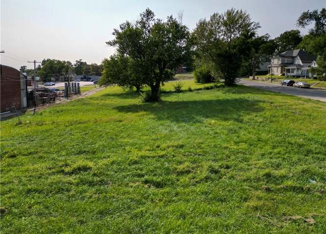 Property at 2012-2022 Jones St, St Joseph, MO 64501